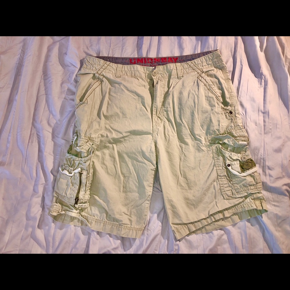 Men’s Khaki Shorts